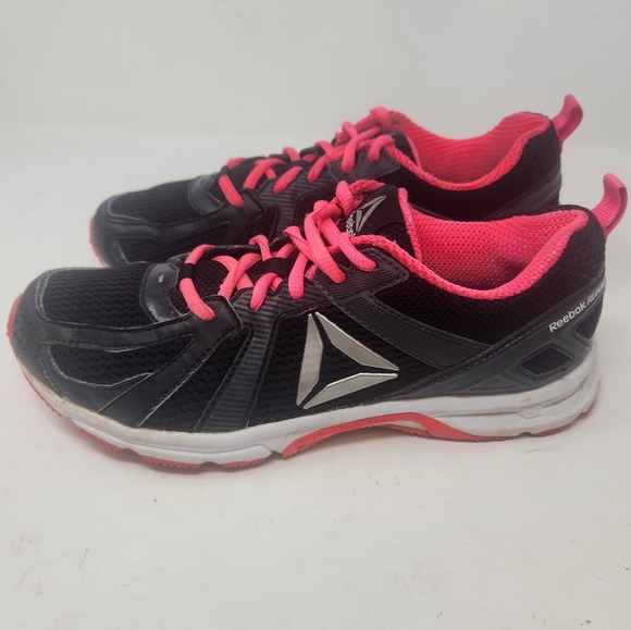 Womens Reebok RUNNING Shoes SIZE 8 PINK AND BLACK - Picture 1 of 7